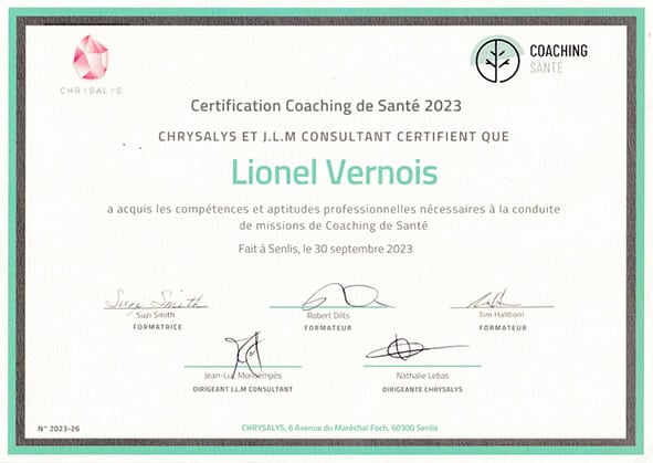 Certification Coaching de Santé 2023: Lionel Vernois, hypnothérapeute, nominé sur un certificat avec signatures et logos CHRYSALSY, Coaching Santé.
